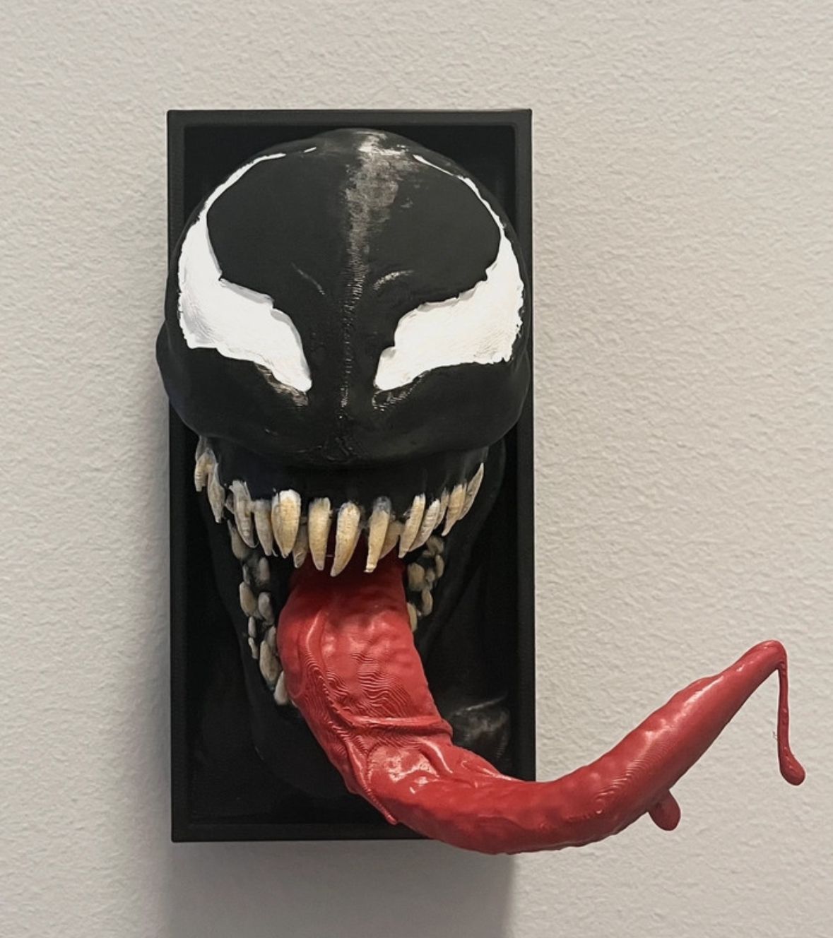 🕷️ Angolo libreria ispirato a una creatura aliena simbiotica 🕷️